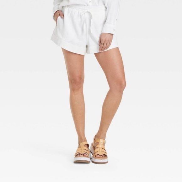 Old Navy White Drawstring Shorts - Picture 1 of 4